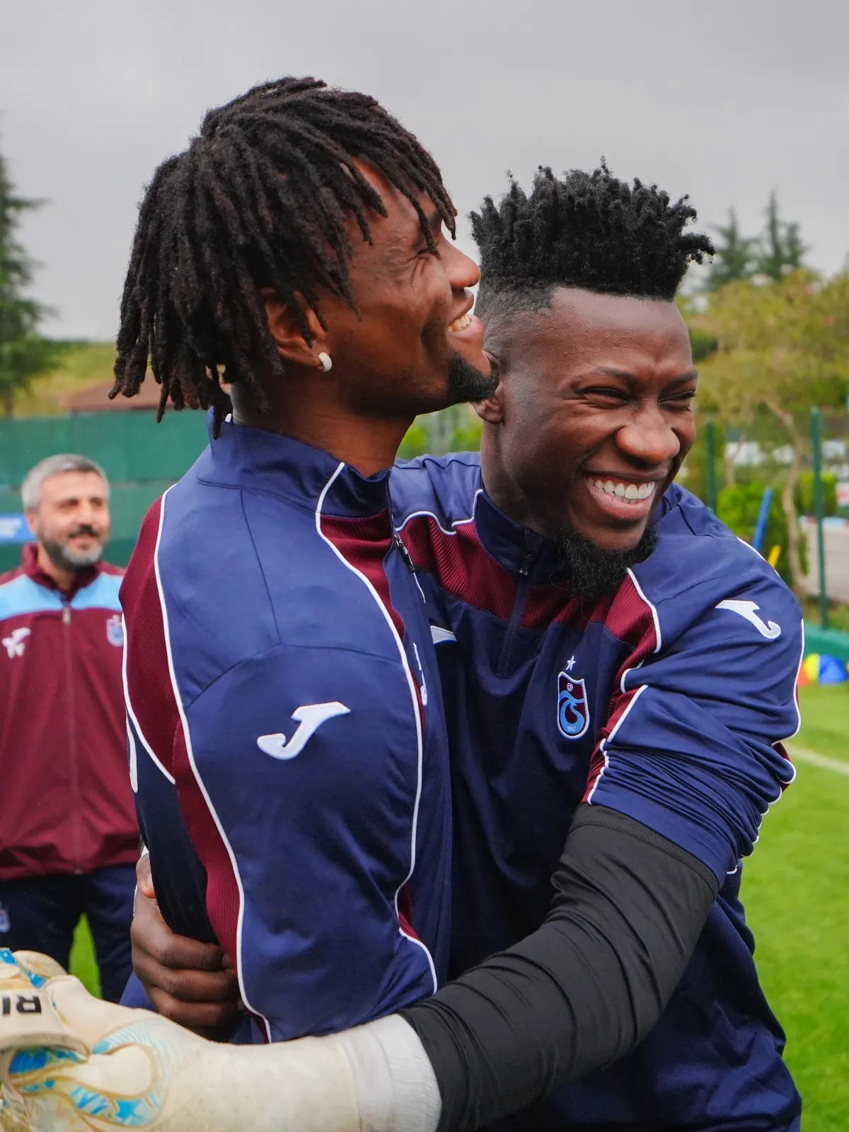 Bordo-Mavililerde Samsunspor Mesaisi: Tesislerde Doğum Günü Sürprizi