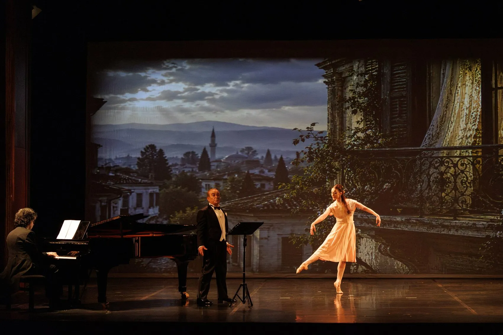Cumhuriyetin Sanat Mirası Süreyya Sahnesi'nde Yankılandı