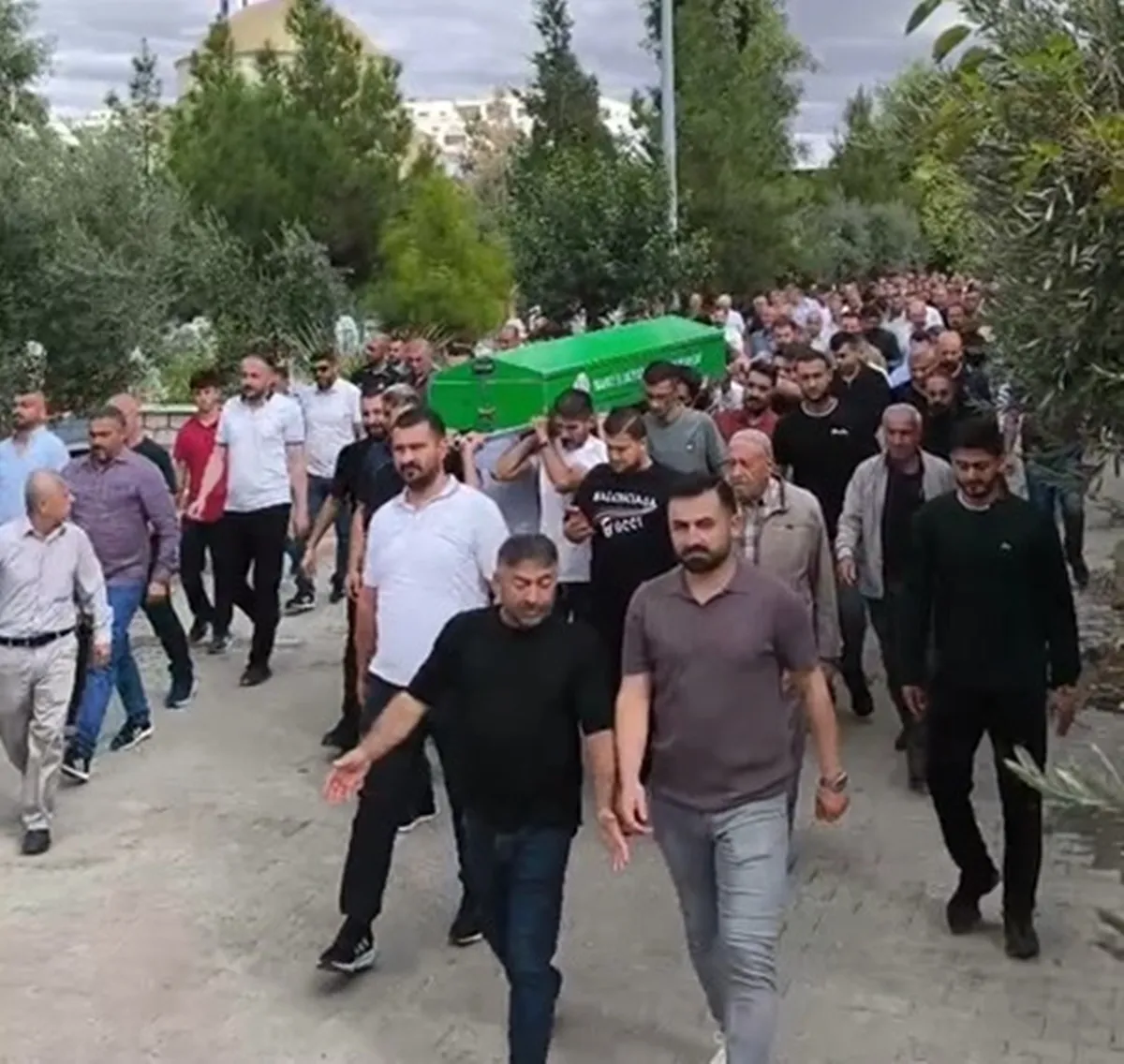 Nusaybin'de yol çalışması sırasında feci kaza: Belediye personeli hayatını kaybetti