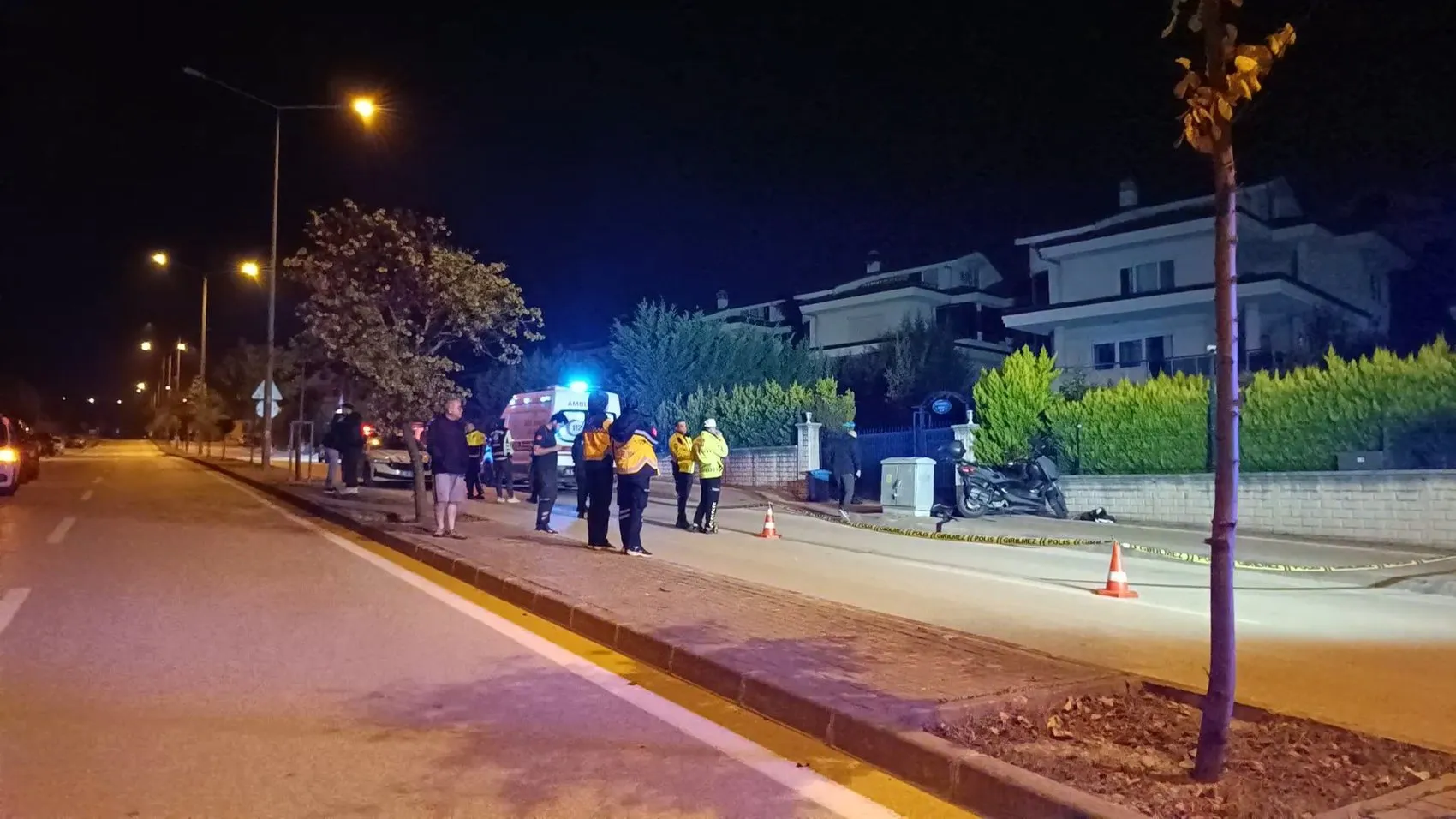 Nilüfer'de gece yarısı dehşeti: Genç sürücü elektrik panosuna çarparak can verdi