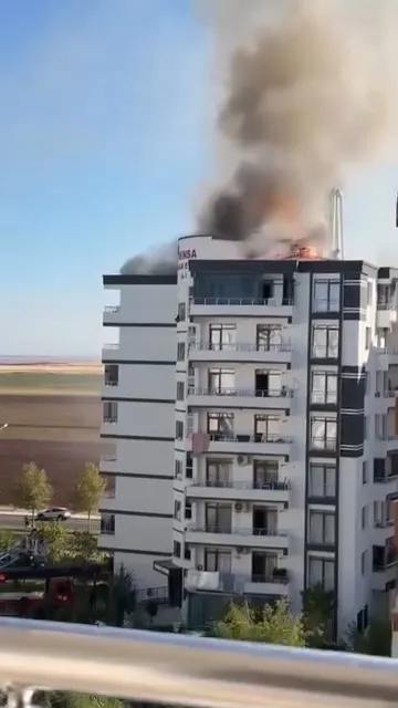 Diyarbakır'da korku dolu anlar: Çatı katında mahsur kalanlar son anda kurtarıldı