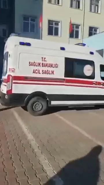 Kayaşehir'de okul koridorları karıştı: Öğrenciler arasındaki kavgada 5 yaralı