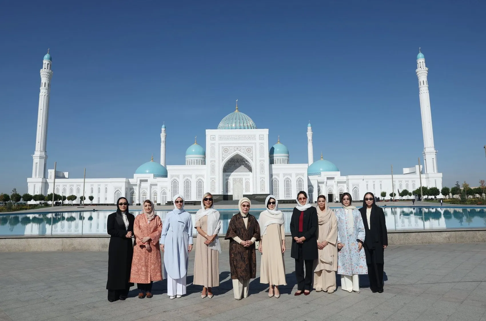 Emine Erdoğan'dan Semerkant'ta Manevi Durak: İmam Buhari'nin İzinde