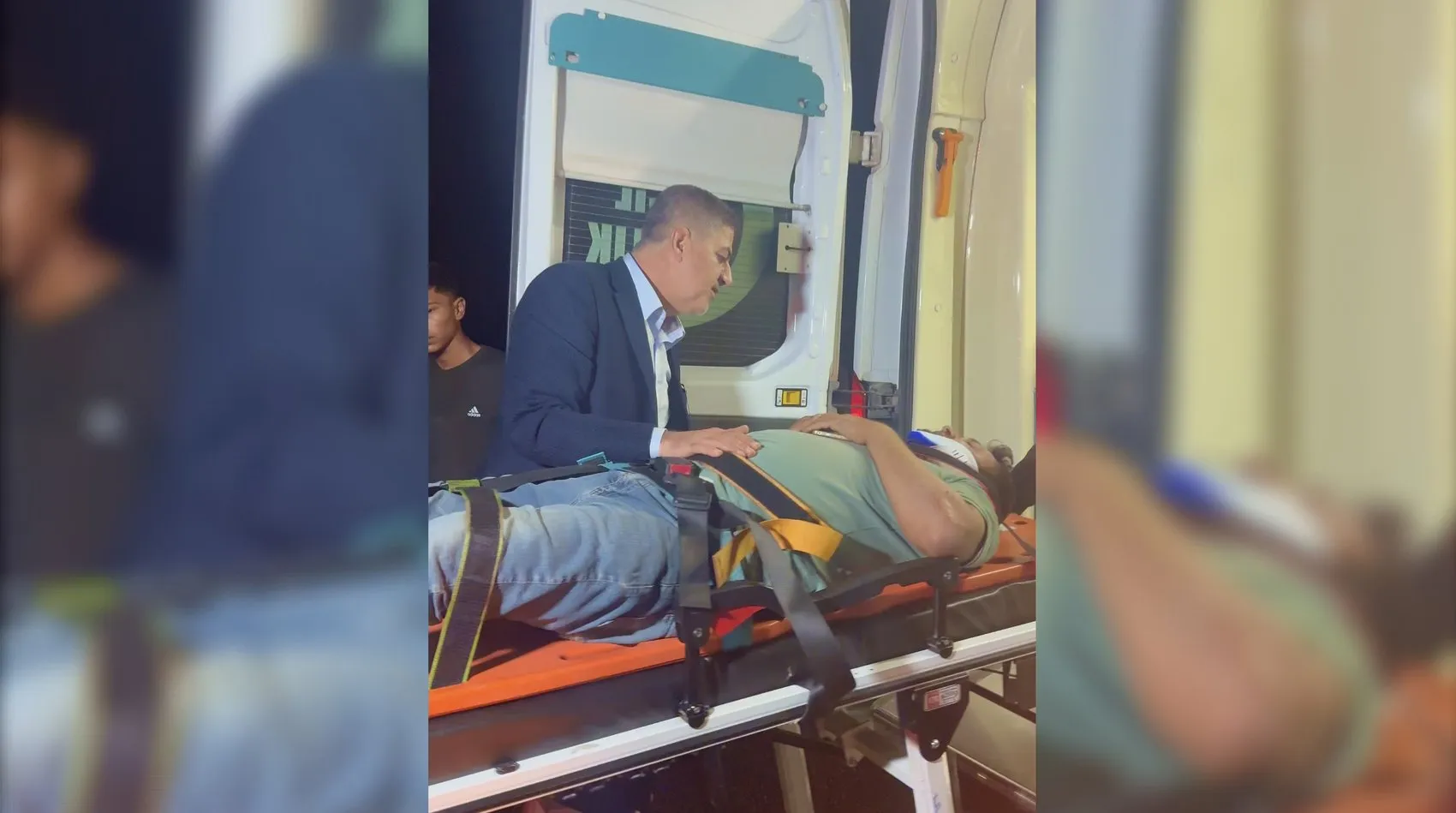 Protokol üyeleri kaza yerinde: Yaralı vatandaşa ilk müdahale vali ve vekilden geldi