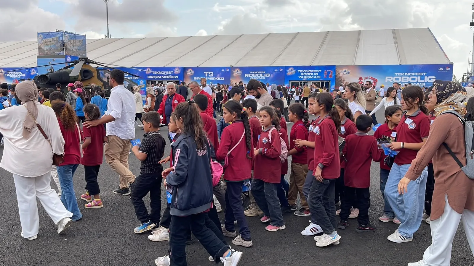 Şanlıurfa'da TEKNOFEST Coşkusu: Yağmur Dinlemedi, Binler Akın Etti