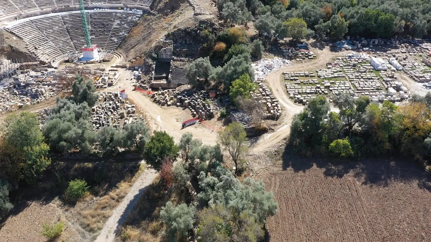 Gladyatörlerin Şehri Stratonikeia: 35 asırlık mermer kent kuş bakışı görüntülendi