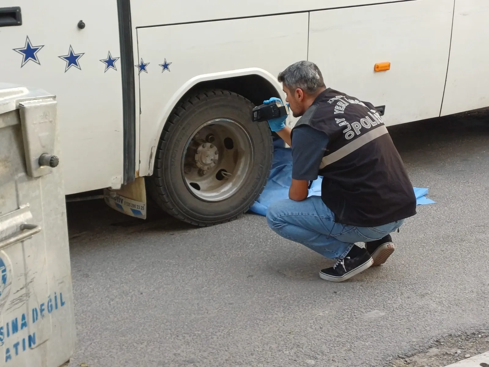 Salihli'de yürek yakan kaza: Servis minibüsünün çarptığı 8 yaşındaki çocuk hayatını kaybetti