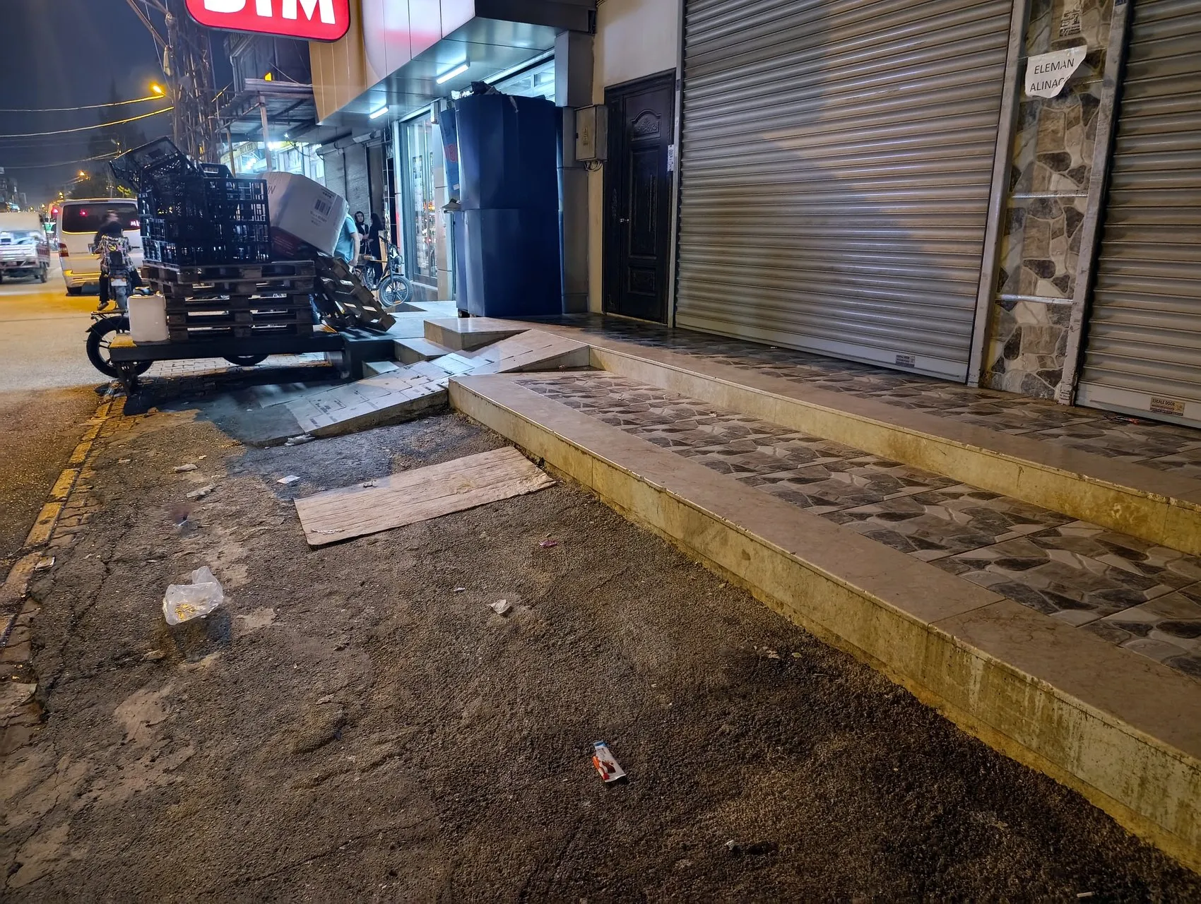 Adana'da dehşet anları: Kasa başında oturan 16 yaşındaki gence silahlı saldırı