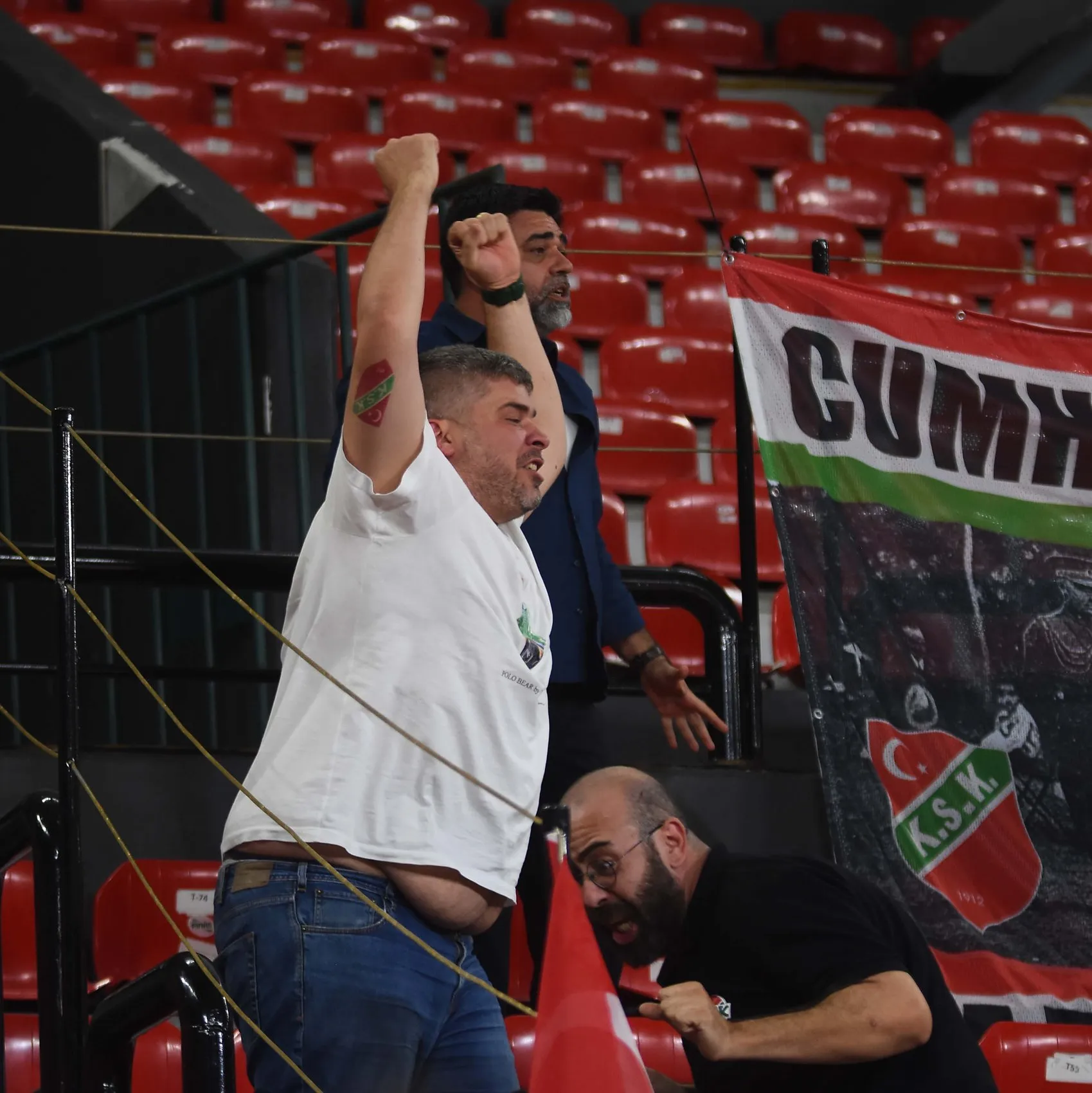 Karşıyaka'nın zorlu İstanbul sınavı: Liderin evinde kritik randevu