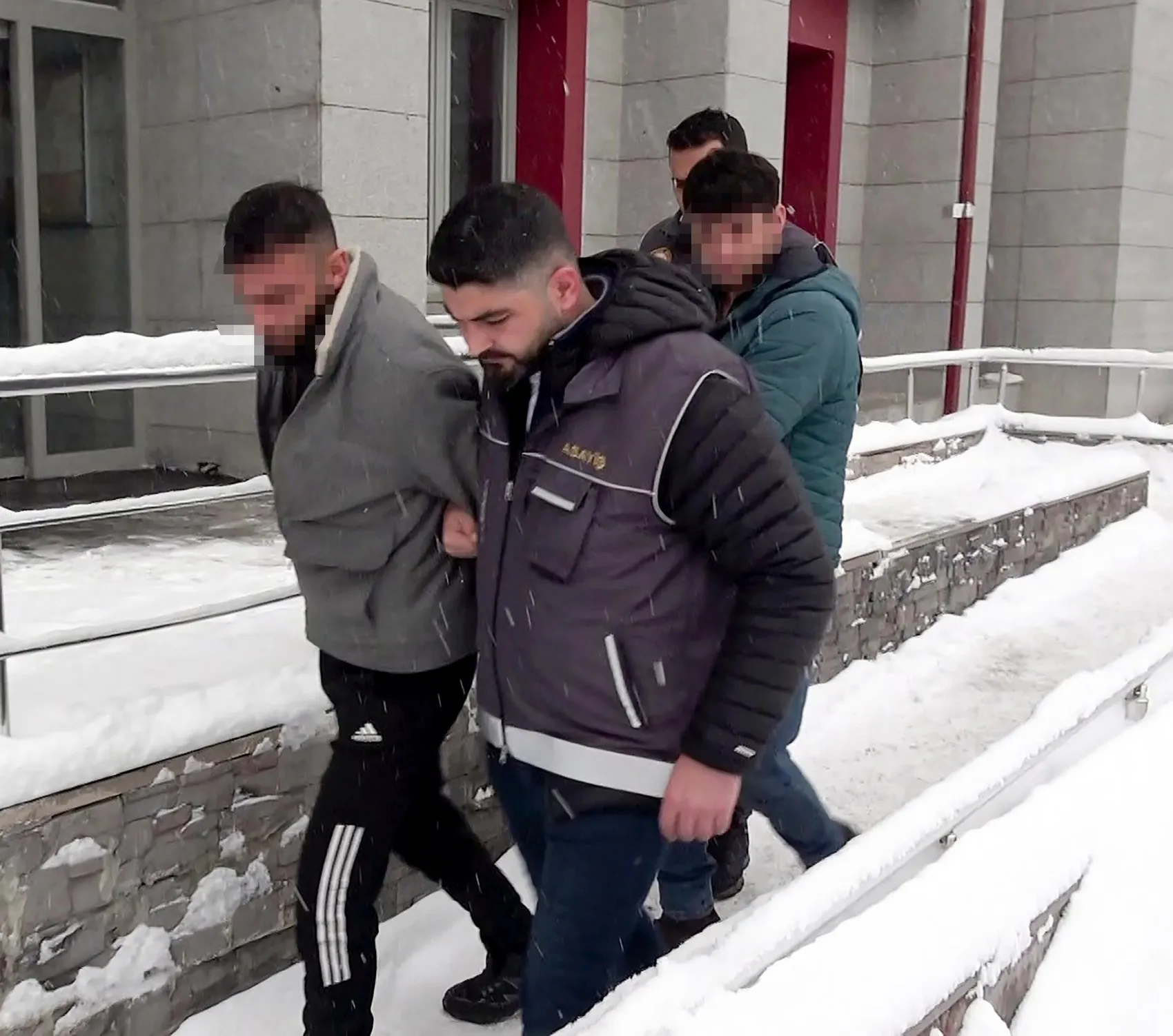Erzurum'da eksi 30 derecede ölüme terk edilen Erdem'in ailesinden adalet çığlığı: Bir insanı o soğukta bırakmak cinayettir
