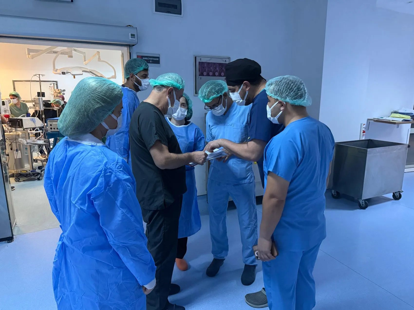 Minik bedenden gelen hayat ışığı: Aileden örnek davranış