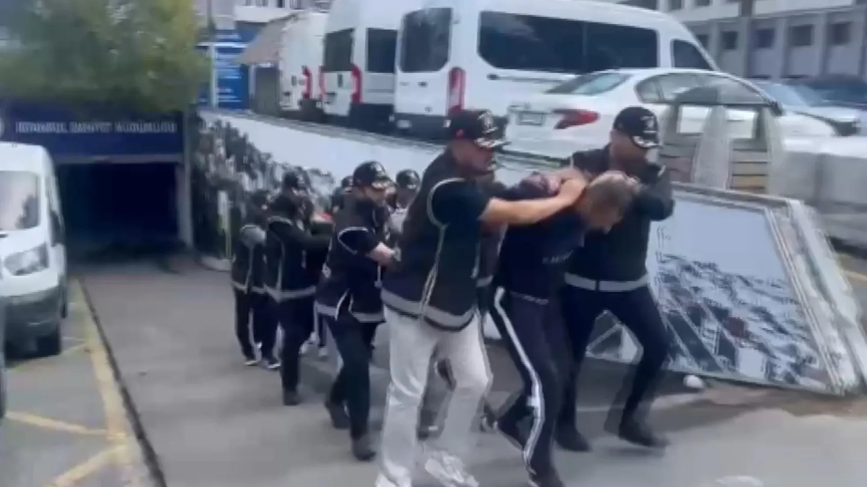 Pırlanta firmasına korku dolu anlar: Çirkinler çetesine operasyon