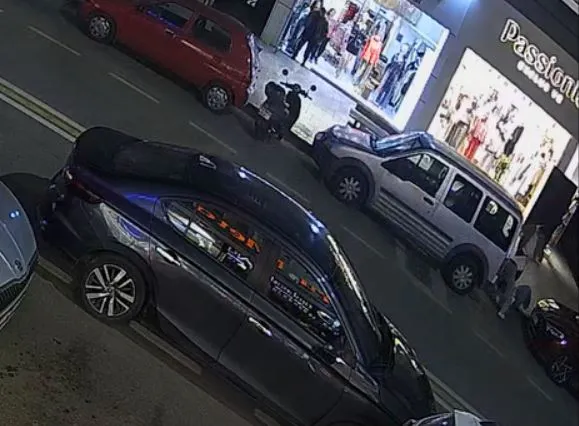 Samsun'da sokak ortasında dehşet anları: Eşinin yasak aşk yaşadığını iddia etti, kardeşleriyle birlikte saldırdı