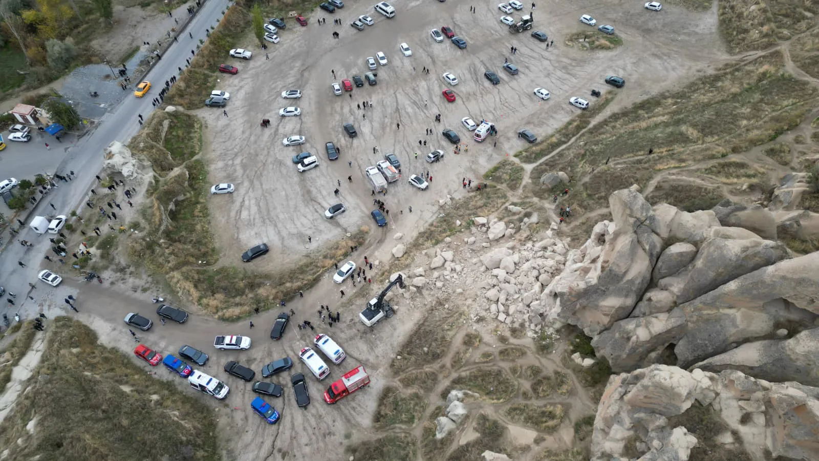 Göreme'de turistik gezi kabusa döndü: Peribacasından kopan dev kaya kütleleri can aldı