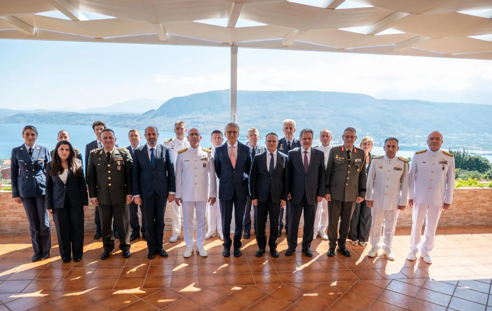 Ege'de Diplomatik Trafik: Türk ve Yunan Heyetleri Girit'te Bir Araya Geldi