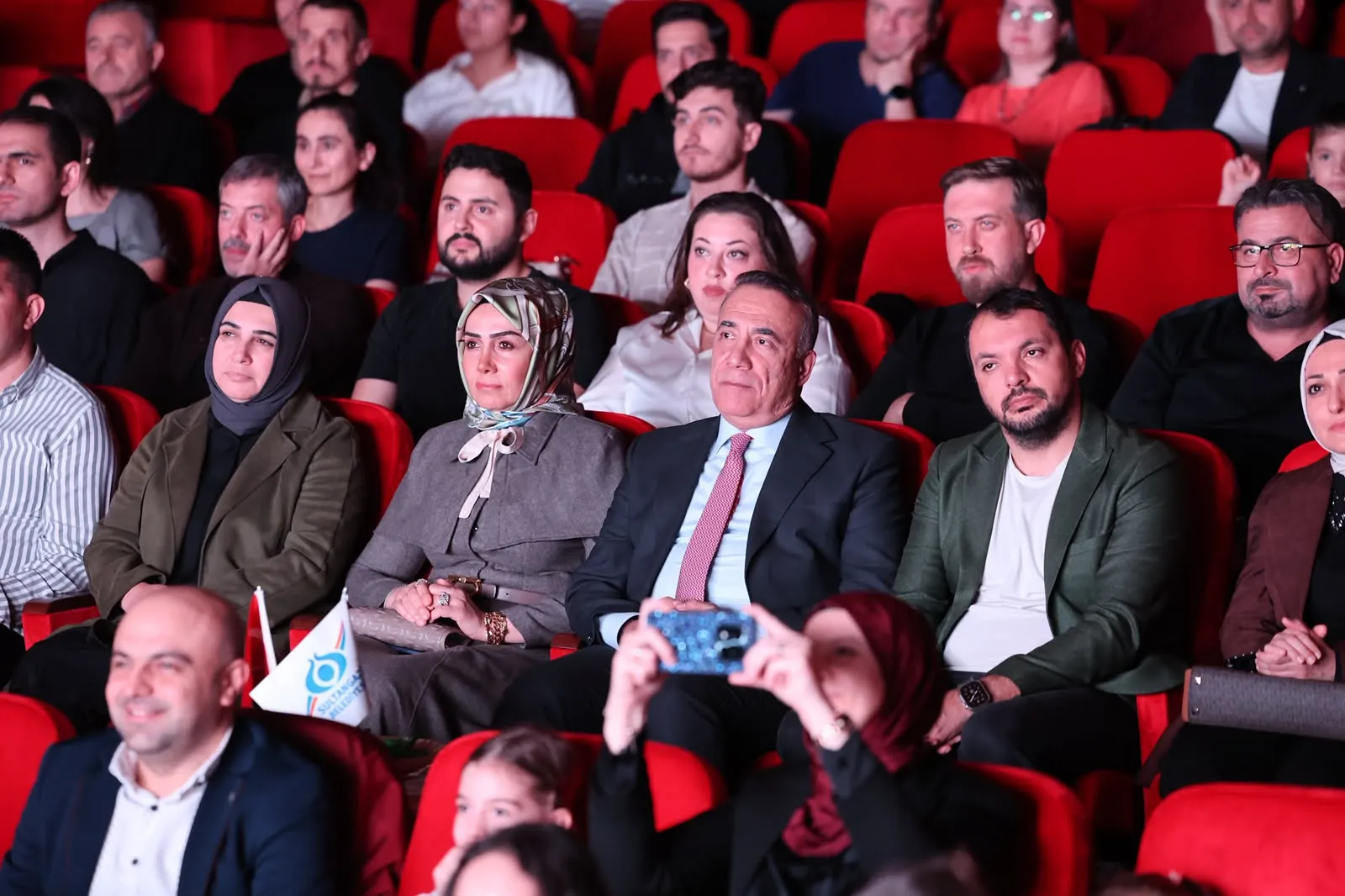 Sultangazi'de Sanatın Yeni Dönemi: Genç Yetenekler Sahneye Çıkıyor
