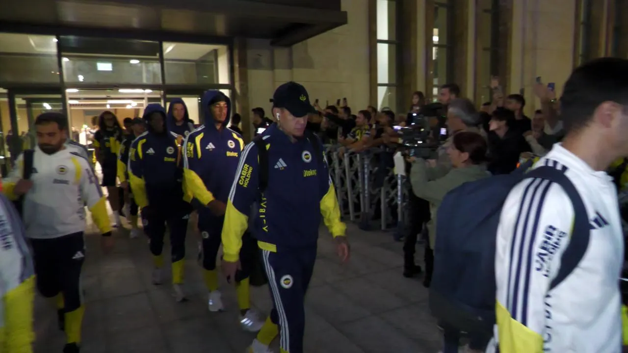 Fenerbahçe Rize'de: Sarı-lacivertli kafileyi coşkulu bir kalabalık karşıladı