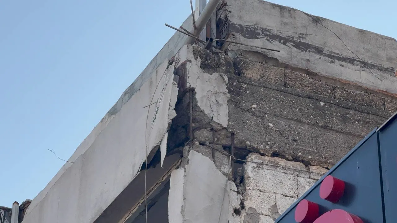 Adıyaman'da korkutan ihbar: Ağır hasarlı binadan gelen sesler ekipleri alarma geçirdi