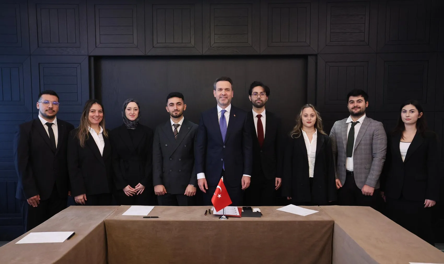 Enerji koridorlarında atıl kapasite alarmı: Bakan Bayraktar'dan küresel piyasalara kritik çağrı
