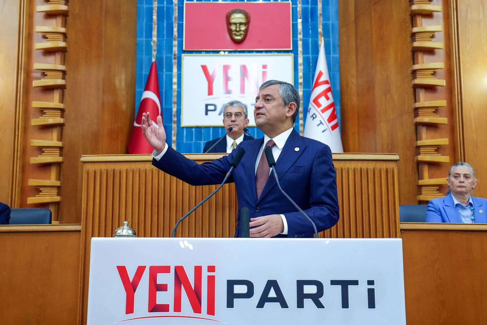 Özgür Özel'den bütçe uyarısı: 2027 yılı 2026'dan çok daha karanlık olacak