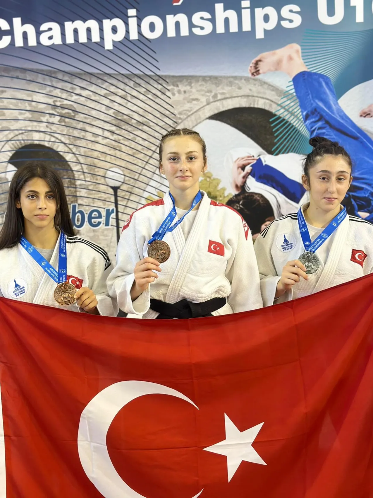 İzmirli judo yıldızlarının gözü zirvede: Balkanlardan olimpiyatlara uzanan büyük hayal