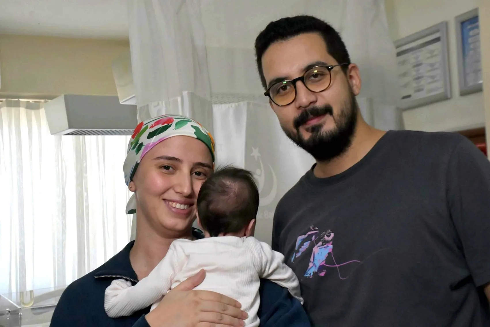 Kucağında bebeğiyle kansere meydan okuyor: O olmasa yataktan çıkamazdım