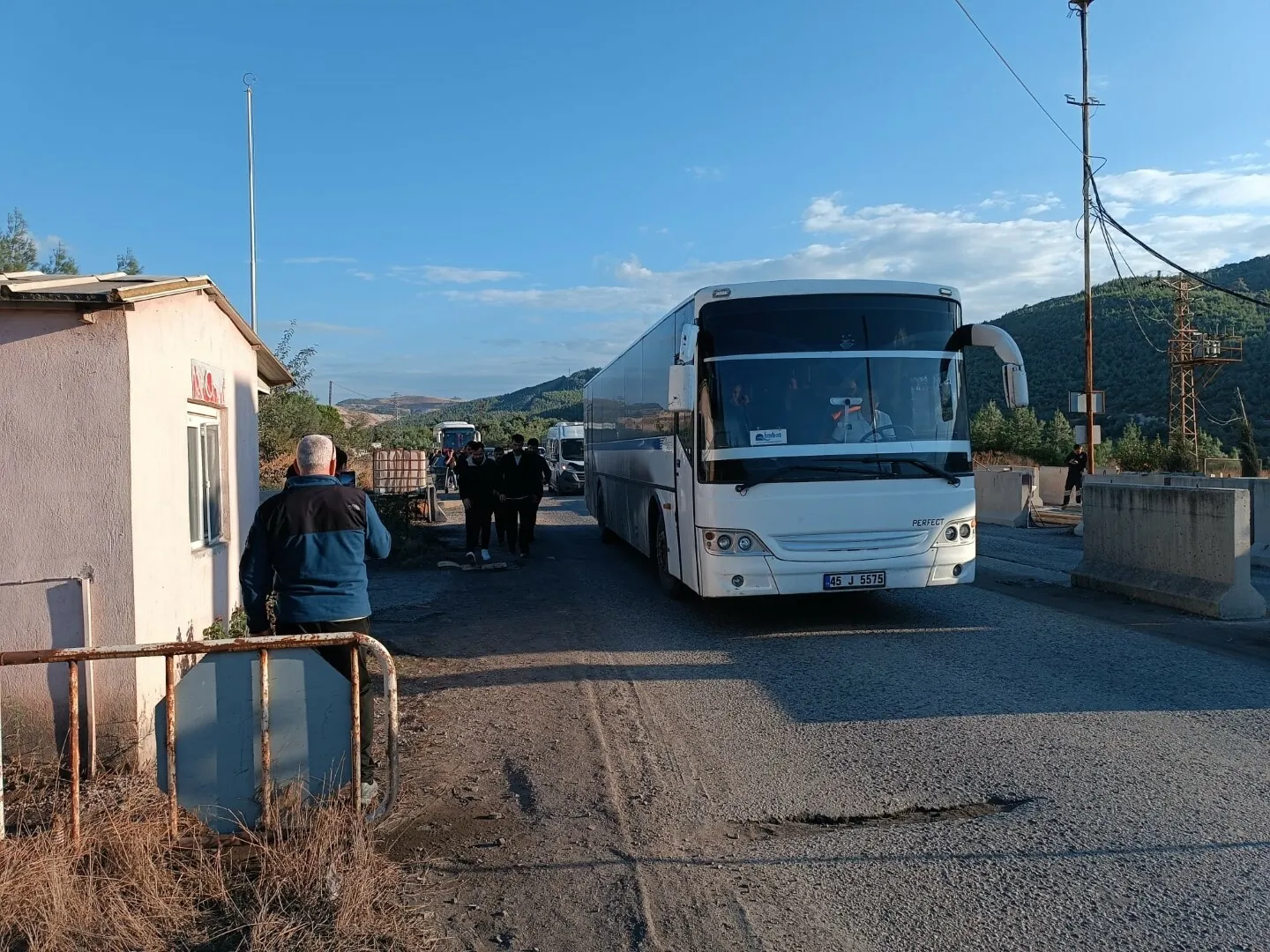Soma'da yürekleri ağza getiren göçük: Bir acı haber, dört işçi için umutlu bekleyiş sürüyor