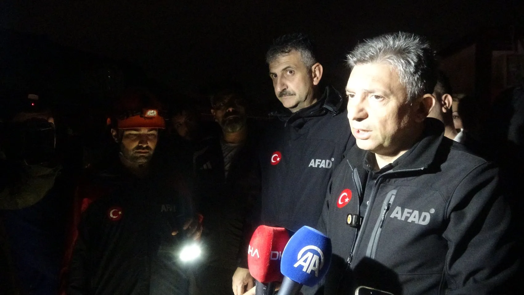 Antalya'da gece yarısı dehşeti: Şantiyeyi yerle bir eden hortum 4 can aldı
