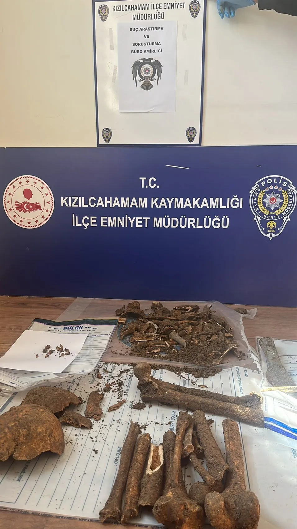 17 yıllık sır yangınla ortaya çıktı: Evin zemininde dehşet verici bulgular