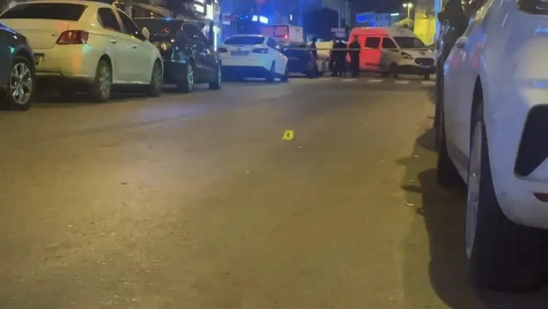 Esenler'de gece yarısı dehşeti: Cadde ortasında silahlar konuştu