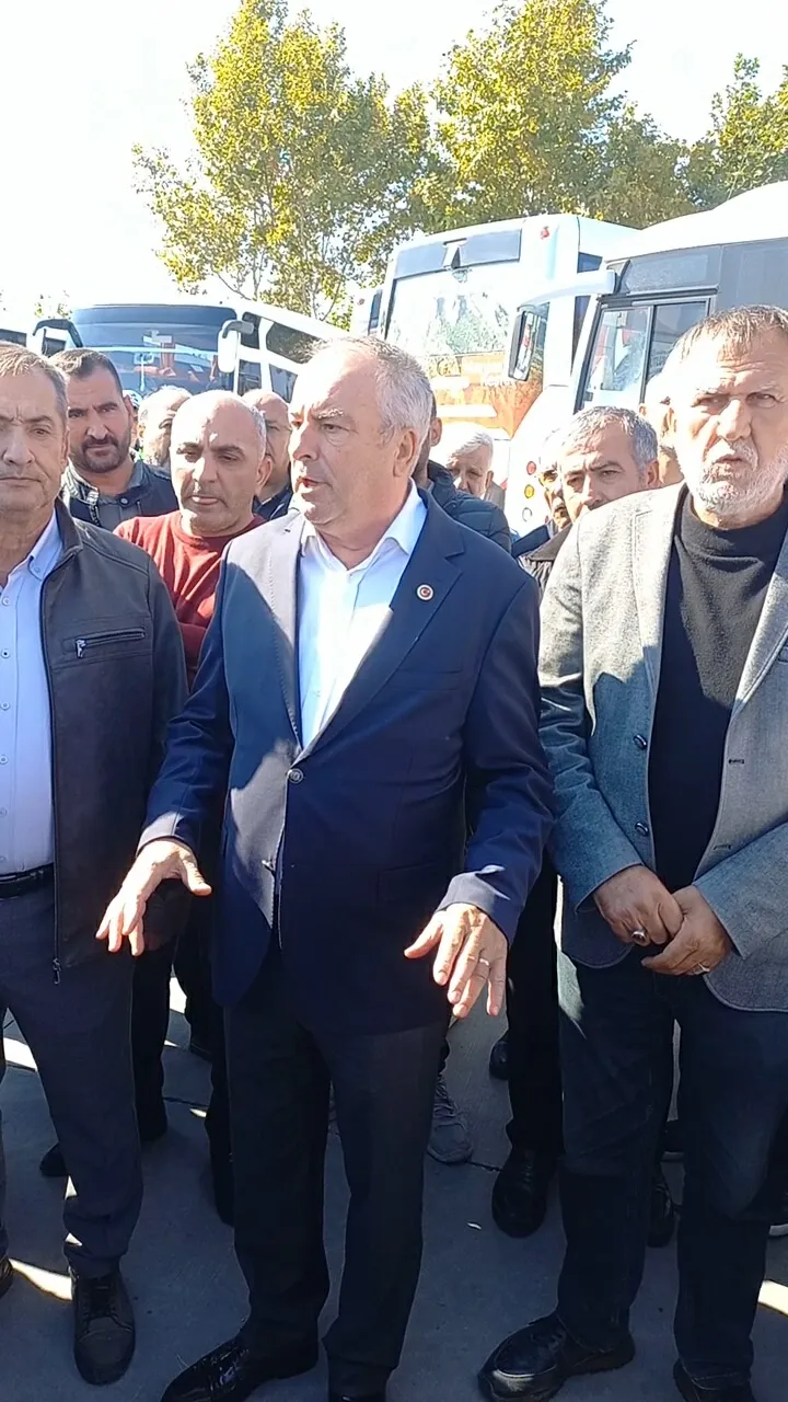 Manisa Otogarı'nda tahliye krizi: Giriş kapısı otobüslerle kapatıldı