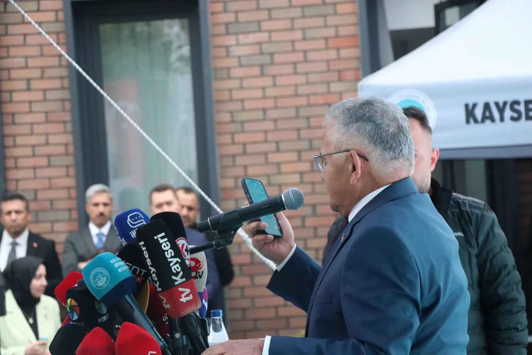 Bakan Göktaş'ın Kayseri mesaisi hava muhalefetine takıldı: Açılışı telefondan yaptı