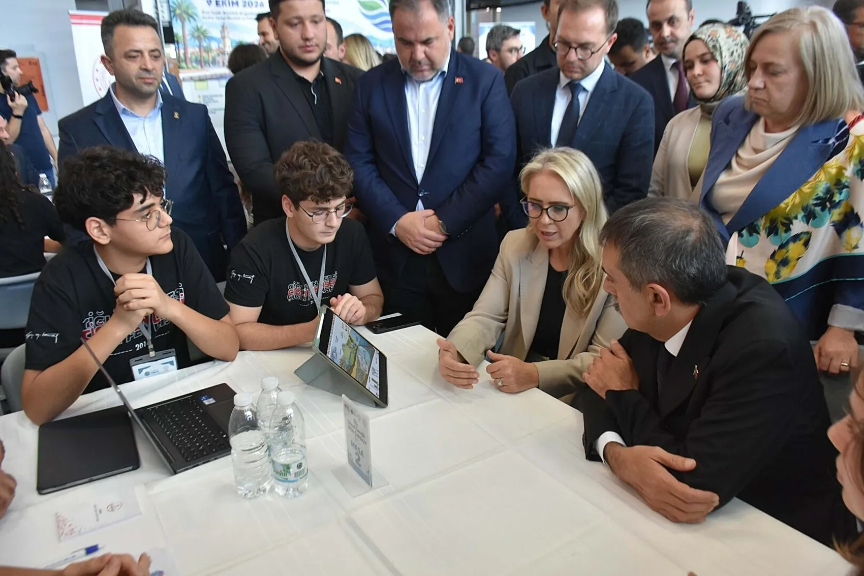 Gelecek nesillerin emaneti için eğitimde yeni dönem: Bakan Tekin İzmir'de açıkladı