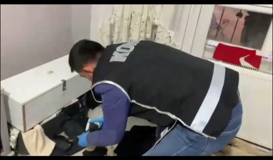 Van'da şafak vakti operasyon: Tefecilik çetesinin cephaneliği deşifre oldu