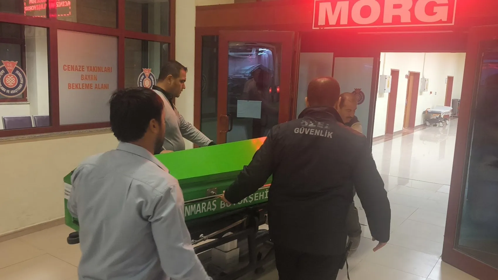 İzin gününde dehşeti önlemek isterken canından oldu: O anlar kamerada