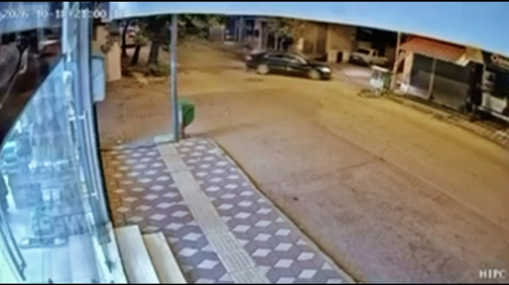 Kahta'daki dehşet anları saniye saniye kaydedildi: Motosikletli gençler için yaşam mücadelesi