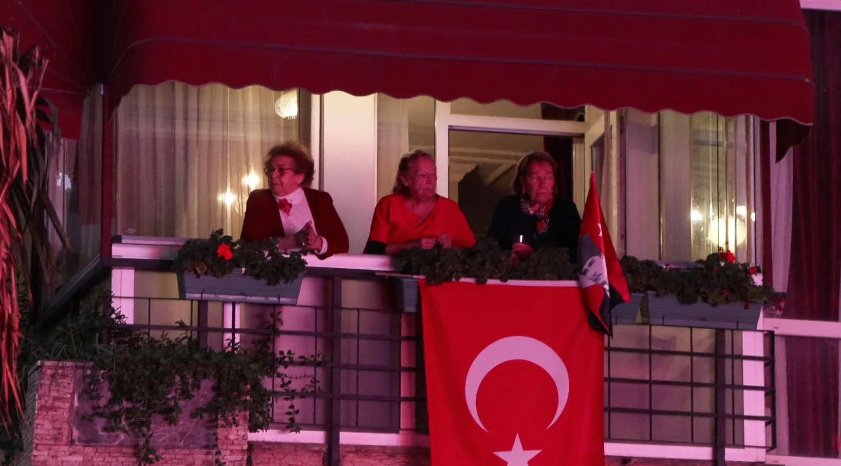 Bağdat Caddesi'nde Cumhuriyet coşkusu: 86 milyonun çatısı altında buluştular
