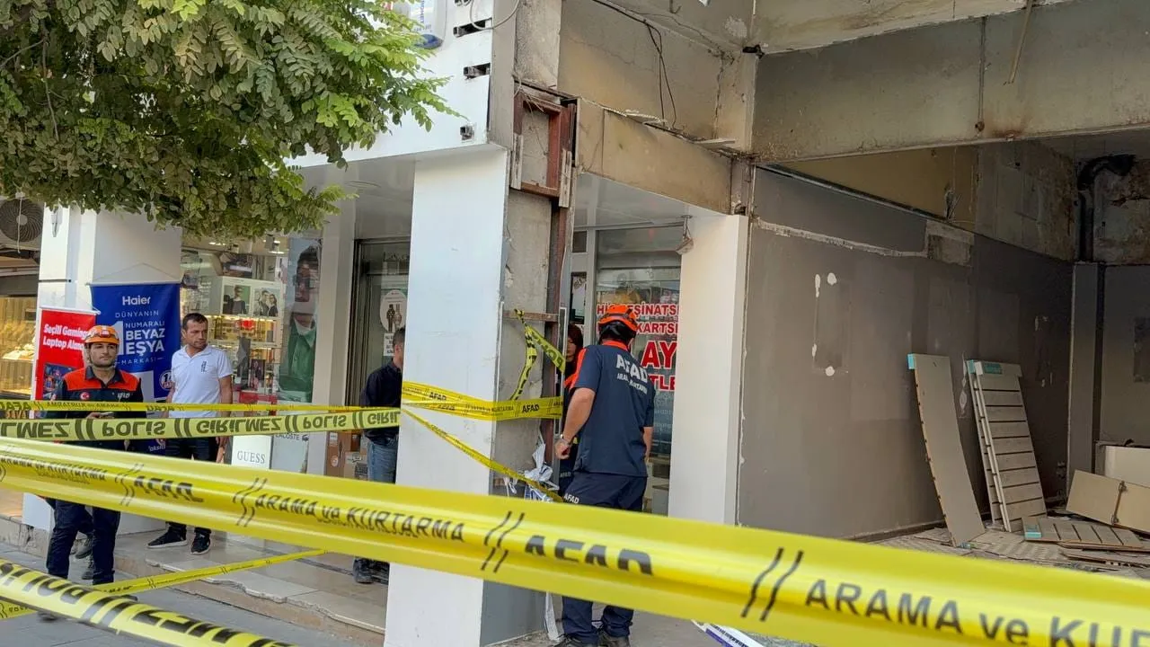 Adıyaman'da korkutan ihbar: Ağır hasarlı binadan gelen sesler ekipleri alarma geçirdi