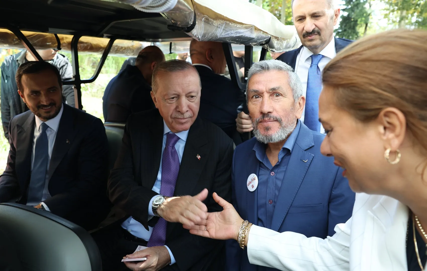 Rami Kütüphanesi'nde sürpriz buluşma: Cumhurbaşkanı Erdoğan ailelerle bir araya geldi