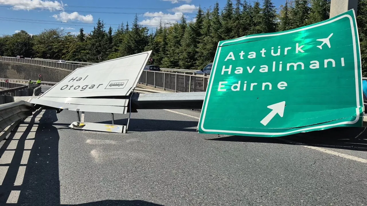 Esenler'de damper faciası: Tabelaları devirip arkasına bakmadan kaçtı