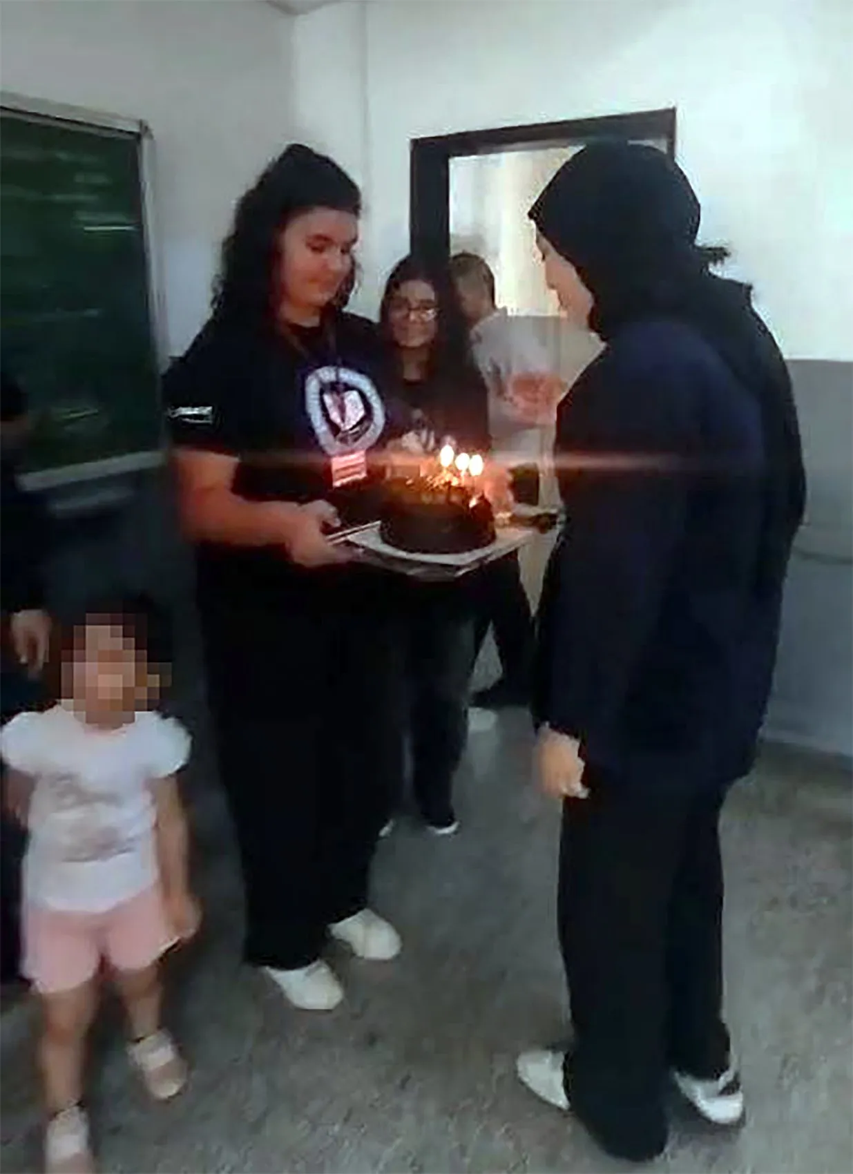 Kanserle mücadelesini kazanan Buse, okul sıralarına zaferle döndü