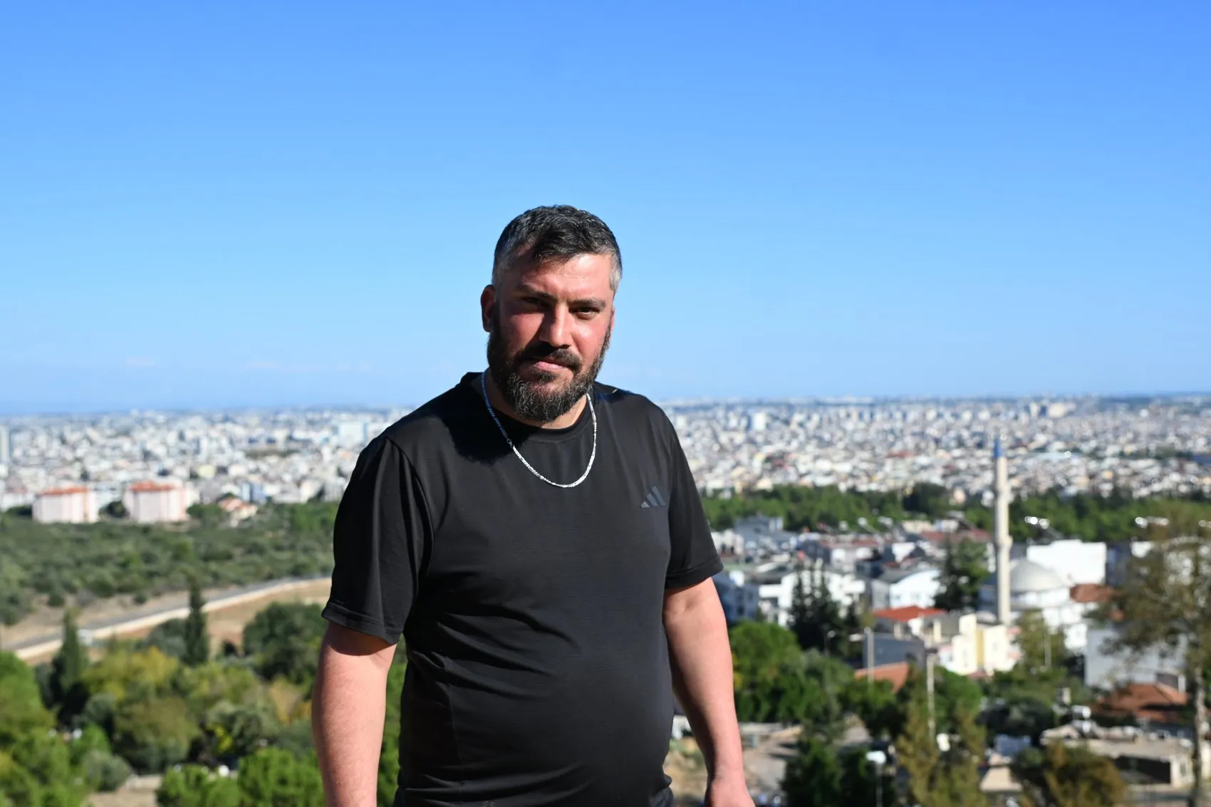 Antalya'da korkunç kaza: Seyir terasından uçan otomobil hurdaya döndü
