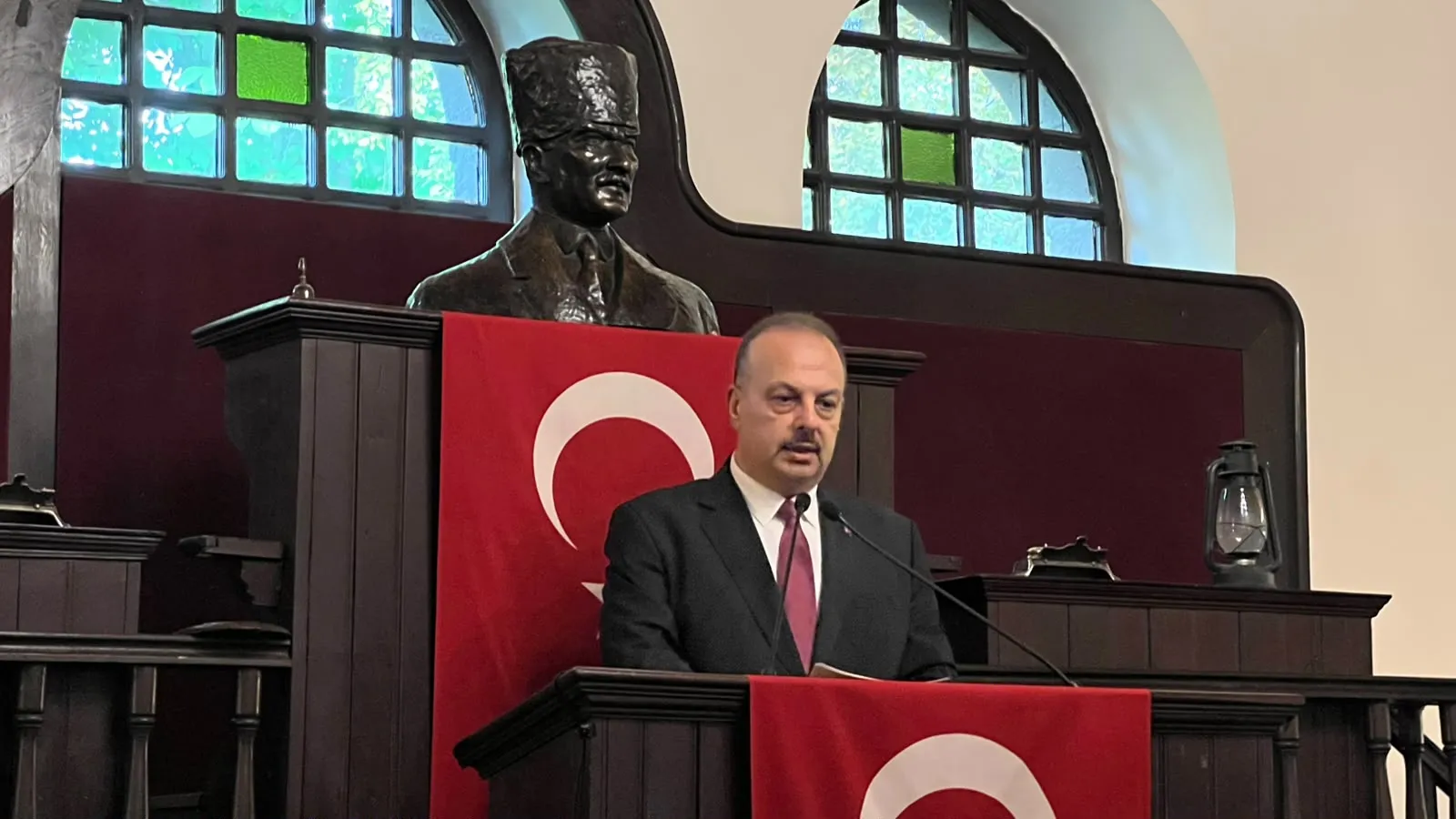 Cumhuriyetin kalbi Ankara 103 yaşında: Başkentlik gururu Anıtkabir'den Ulus'a taşındı