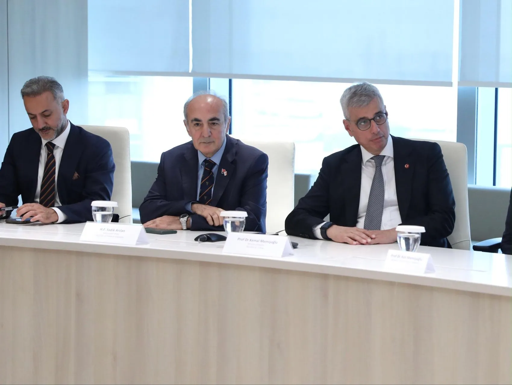 Bakan Memişoğlu'nun Singapur'daki Sağlık Diplomasisi: Üniversite Hastanesinde İncelemeler