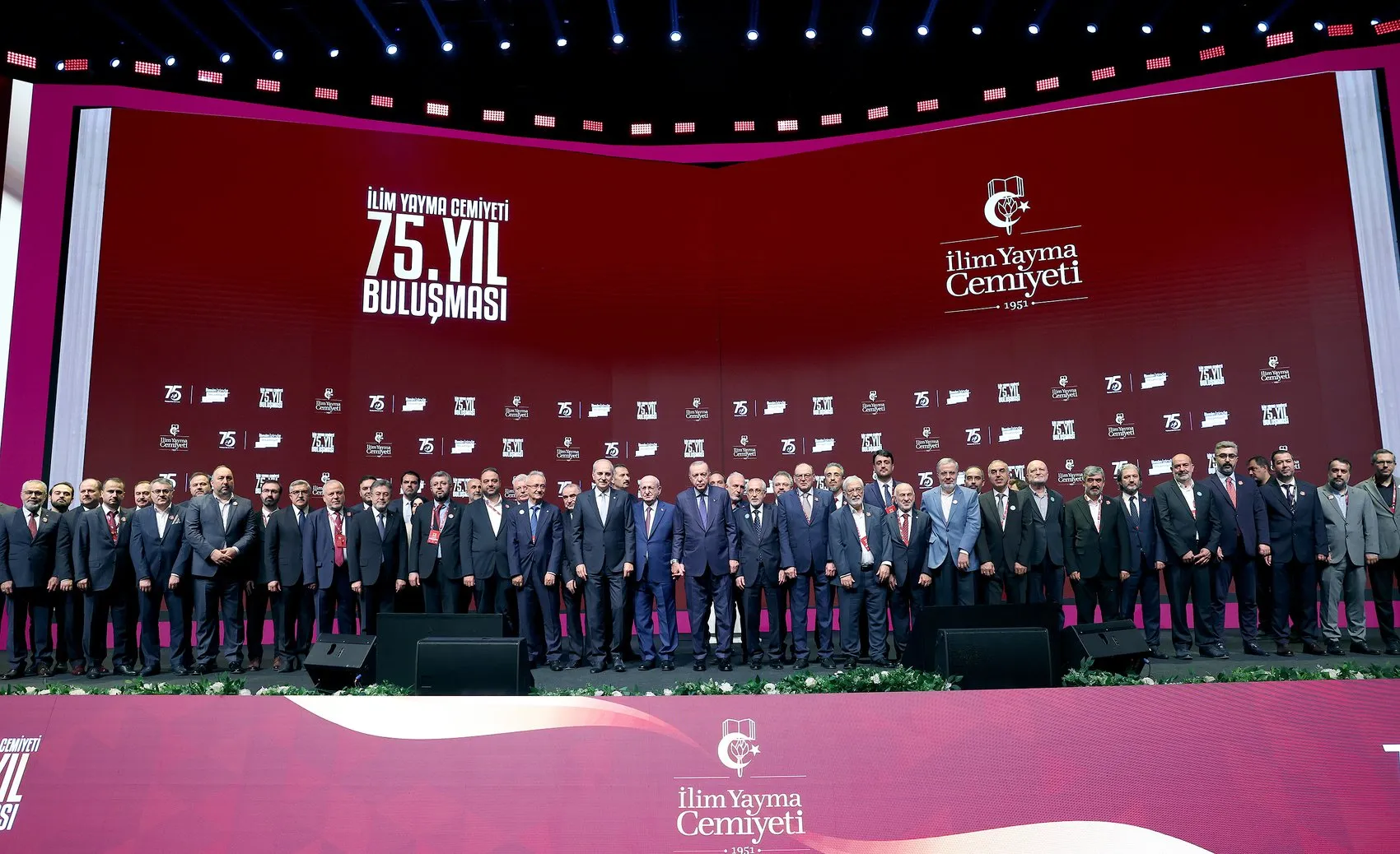 Gençlerin zihnine dijital pranga: Cumhurbaşkanı Erdoğan'dan tekno-oligark uyarısı
