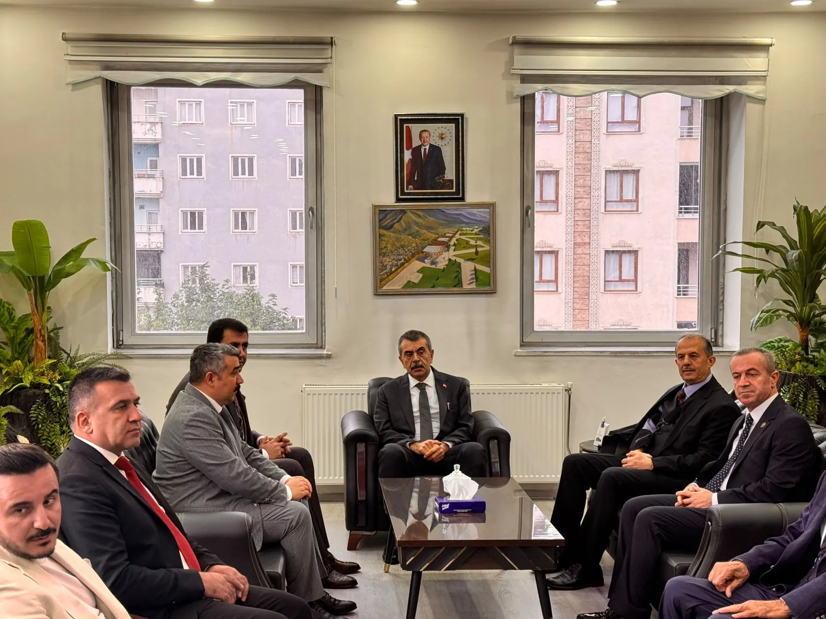 Bakan Tekin'den Hakkari'de 'Terörsüz Türkiye' mesajı: Geçmişin yaralarını sarmak en büyük borcumuz