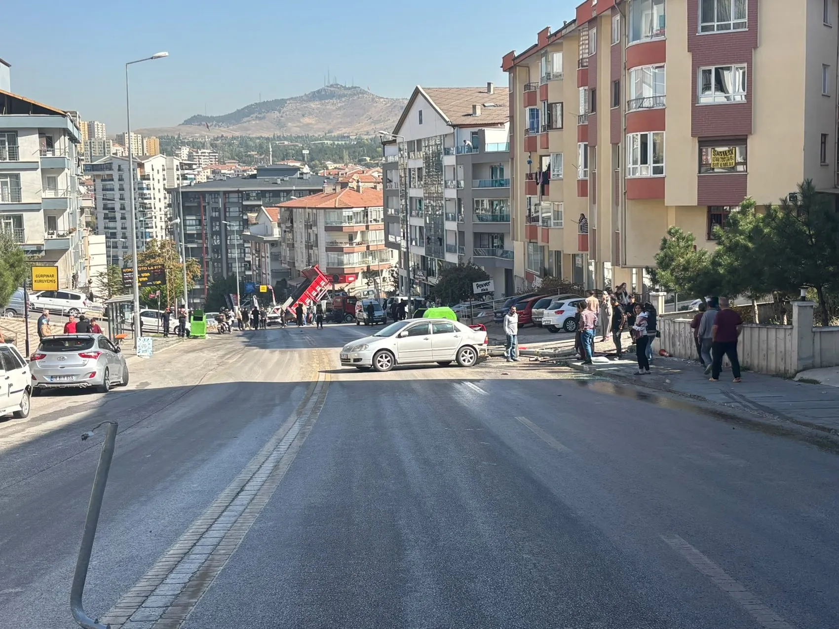 Mamak'ta korku dolu anlar: Damperi açık kamyonet dehşet saçtı