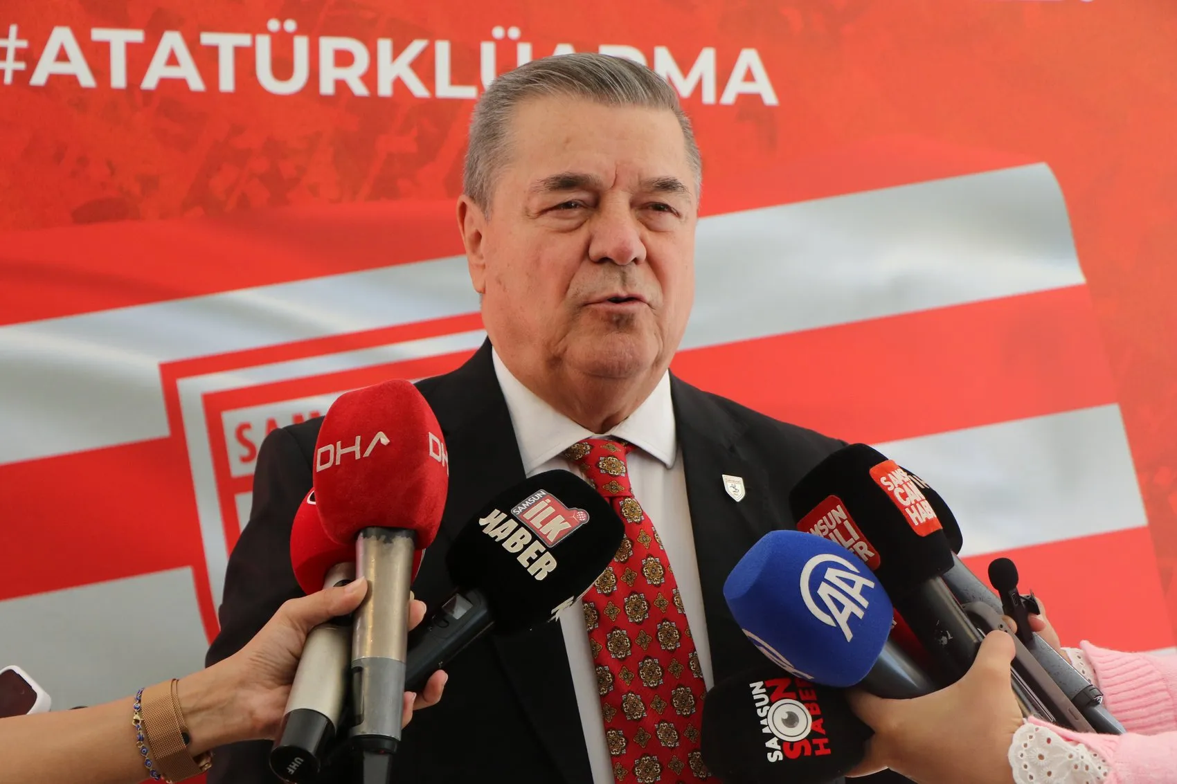 Samsunspor yönetiminden taraftara tarihi çağrı: Bize kızın ama sevdanızdan vazgeçmeyin