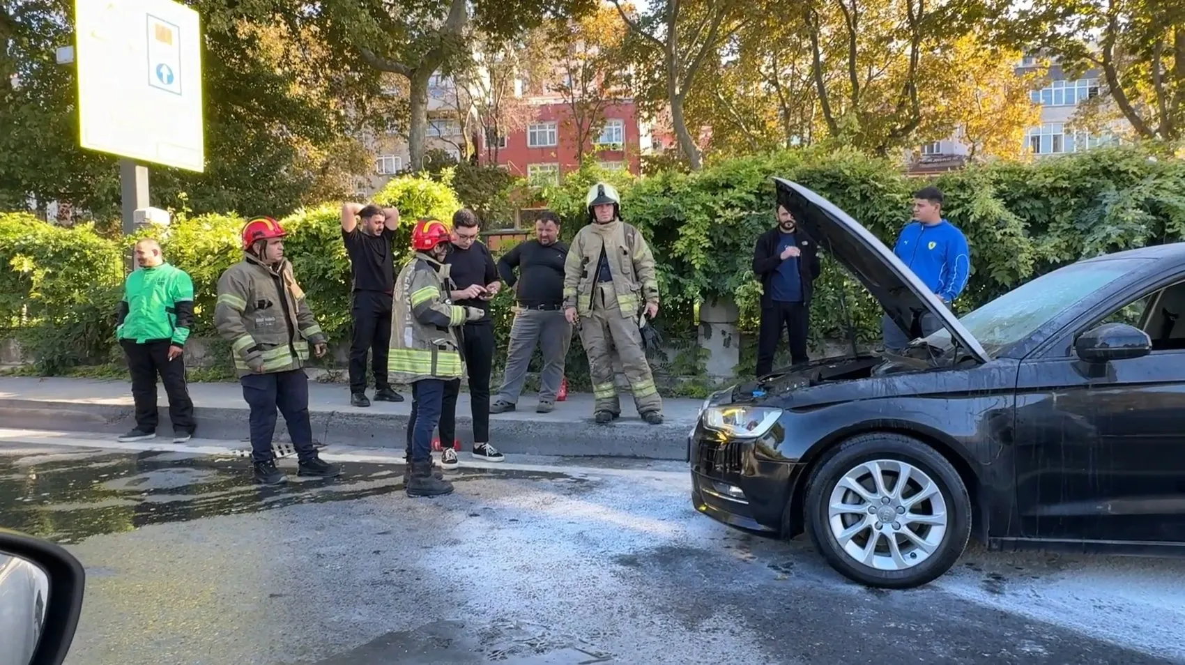 Tünel girişinde korku dolu anlar: Alevlere kola şişesiyle meydan okudular