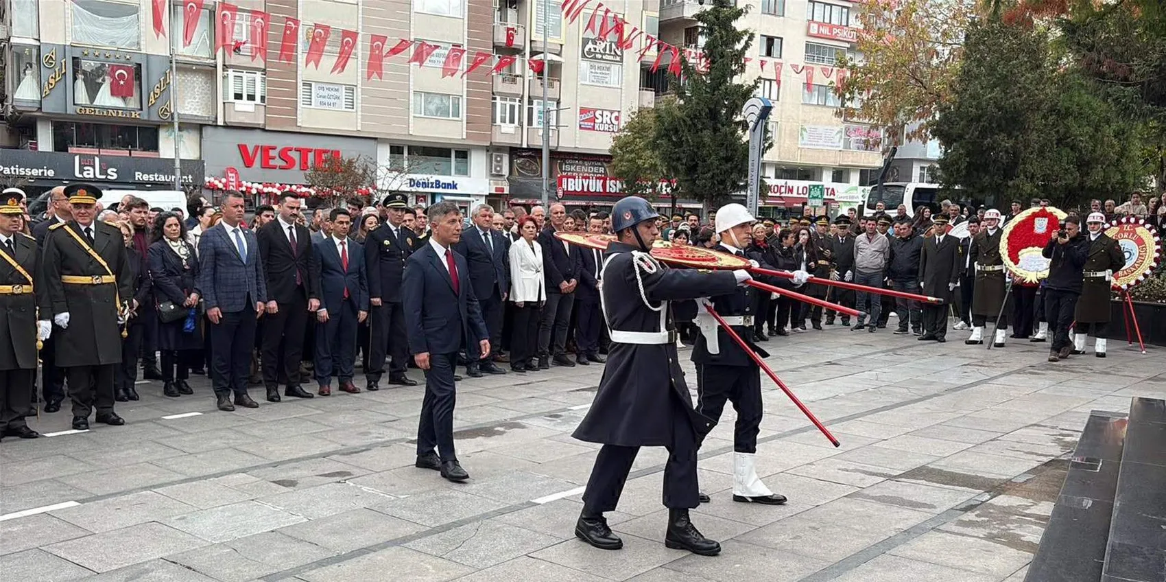 Trakya'da Cumhuriyet Coşkusu: Gençler Şehitlerin İzinde, Meydanlar Minnetle Doldu